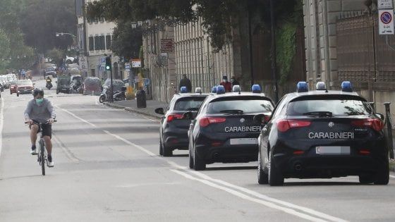 La Toscana prova a ripartire: guanti, mascherine e distanze