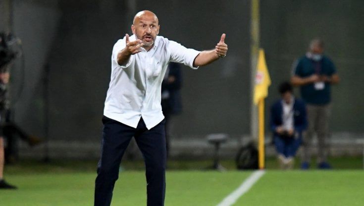 Fiorentina, Italiano: "Napoli forte in tutto, serve essere perfetti. Vlahovic? Il rinnovo non lo condiziona"