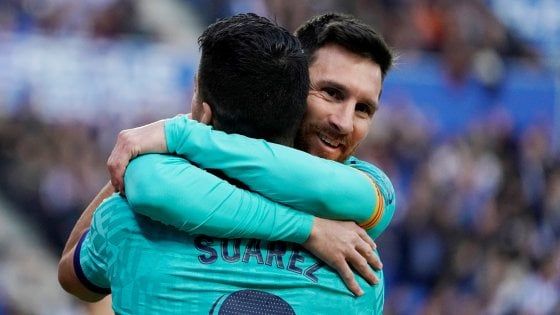 Messi saluta Suarez rifilando un'altra stoccata al Barcellona: "Non meritavi di essere cacciato così''