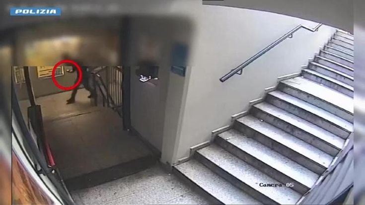 Doppio colpo in centro: due turisti rapinati dell’orologio di lusso