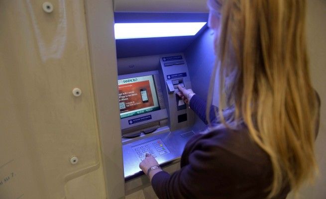Carte clonate, 22 arresti in tutta Italia<br />Sgominata "banda dei bancomat"