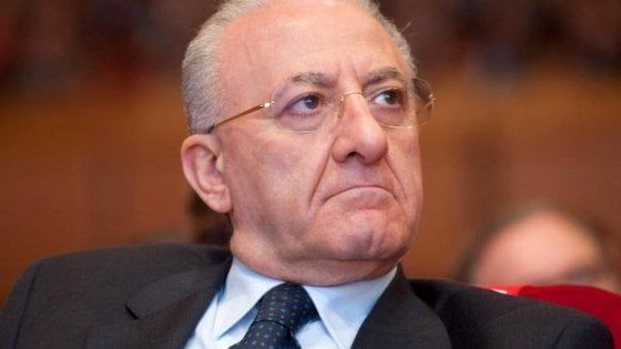 Campania: De Luca pone la fiducia sulla manovra finanziaria
