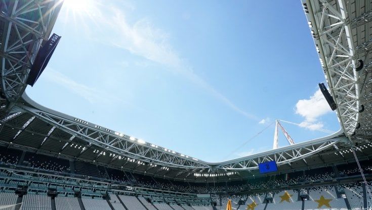 La sfida fra Dazn e Sky, un miliardario ucraino vuole il calcio italiano