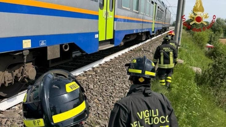 Treno in avaria ad Arezzo: 150 passeggeri bloccati a Rigutino, scatta il piano di soccorso
