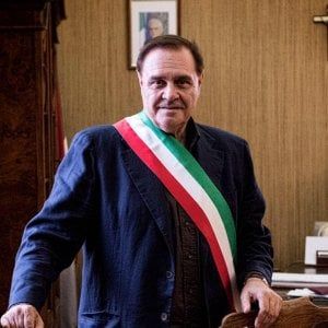 Benevento: Mastella, doppio turno per studenti scuole chiuse