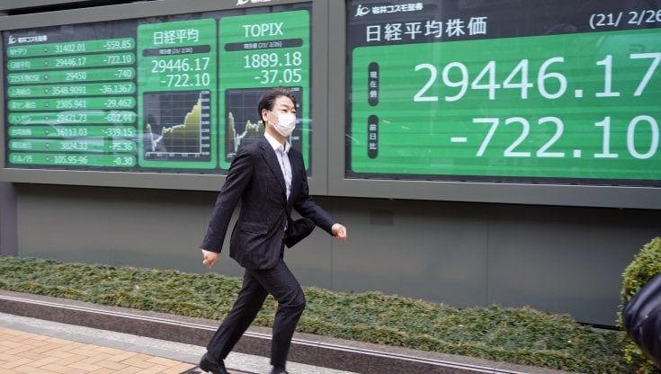 Pericolo inflazione, le Borse Ue chiudono deboli. Wall Street contrastata. Asia al tappeto, Tokyo crolla del 4%