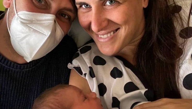 Chiara Appendino, su Instagram la prima foto con il figlio Andrea: "Inizia una nuova vita"