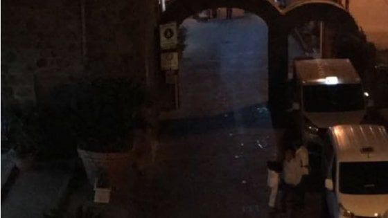 Turista muore a Sant'Angelo d'Ischia, polemica per i soccorsi. Sindaco e Asl: "Tempestivi"