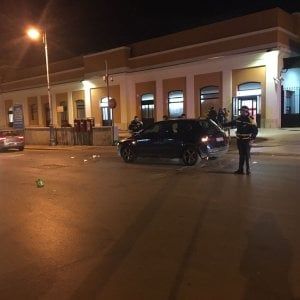 Bari, anziano investito da un'auto mentre attraversa la strada: è grave in ospedale