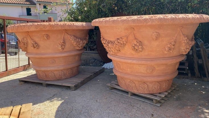 Il viaggio dei sette giganti di terracotta dal Chianti all'India