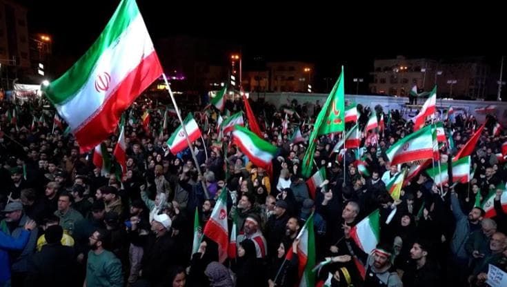 Iran, festa in strada: "L'America ha capito che siamo una potenza, pronti a tornare a combattere"