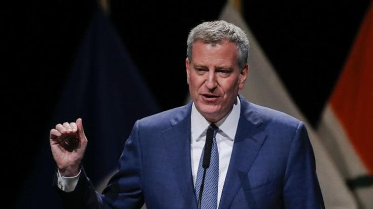 De Blasio “Il costo della vita va messo in testa all’agenda, attenzione a razza e genere”