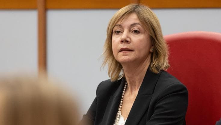 Evangelisti condannata per il green pass falso, Pd e 5S all’attacco: “Si deve dimettere subito”