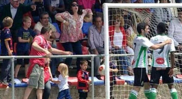 L'impiegata &egrave; razzista, il Barcellona la caccia