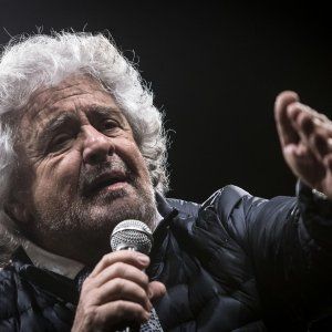 Comunali a Roma, Grillo: "Se la Raggi non vince mi do fuoco in piazza" 