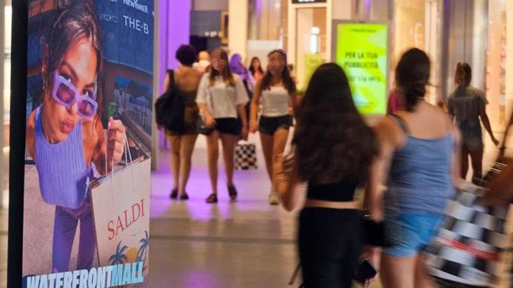 Saldi, inizio sprint al Waterfront, altre tre aperture a luglio