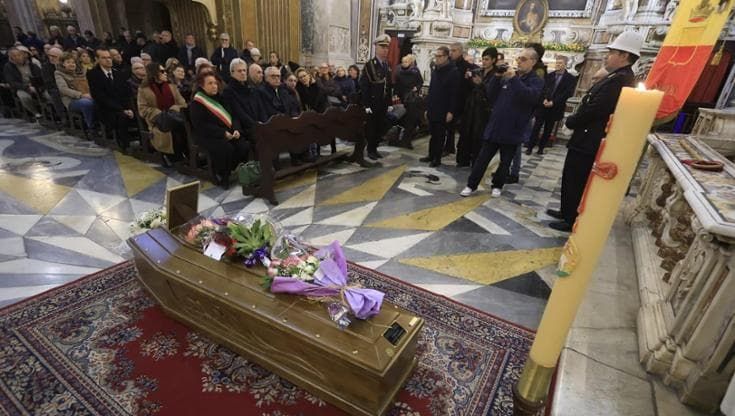 Angela Luce, l’addio al Maschio Angioino e i funerali: “La sua voce è parte della cultura di Napoli”