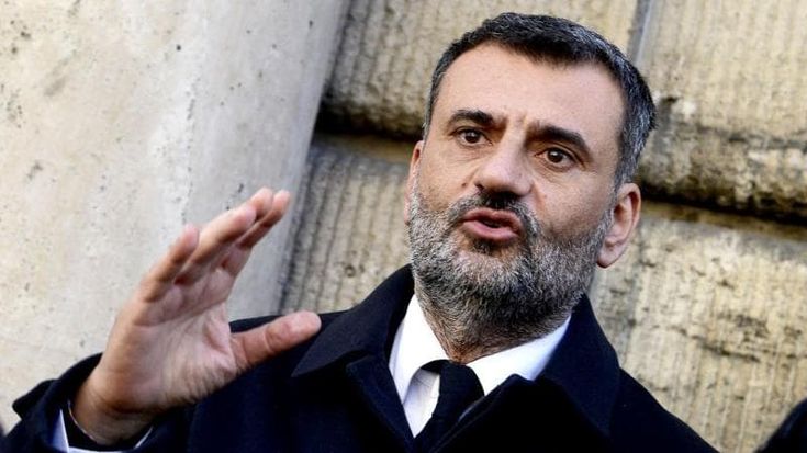 “Ho visto Decaro con il fratello del boss”, in aula pentito tira in ballo l’ex sindaco. “Calunnie”