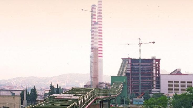 Giù l’ultima ciminiera, la nuova vita dell’Enel della Spezia