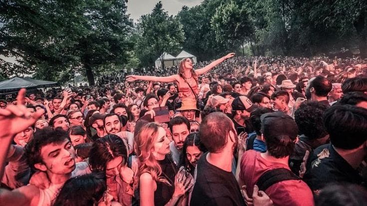 Oltre il fronte dei grandi eventi: la sfida di puntare sui live di qualità