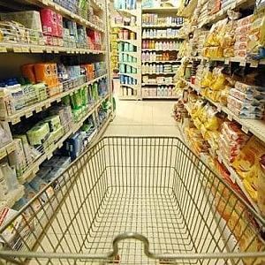 Confcommercio: "Consumi in ripresa nonostante la pausa di maggio"