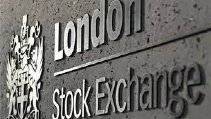 Il paradosso di Londra: la Borsa fa il record mentre l'economia sprofonda