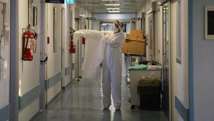 L'Emilia vede la zona gialla, Donini: decisivi i ricoveri nei reparti ordinari 