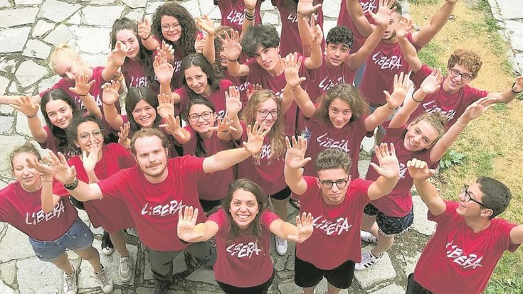 Tutti in maglietta rossa contro le stragi in mare