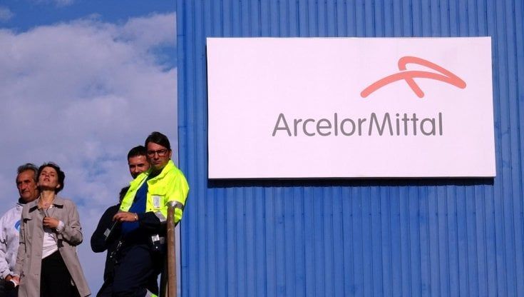 Ilva, Patuanelli convoca i sindacati. Domani l'accordo Invitalia-ArcelorMittal