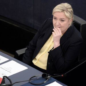 Francia: Le Pen assolta per frase su preghiere islamiche