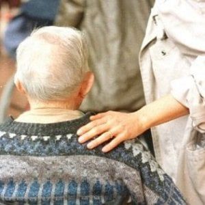 Coronavirus, anziani della Casa di Riposo con casi di Covid 19 a Napoli trasferiti in ospedale