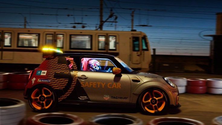 Mini Electric Pacesetter sfida la metropolitana di Roma
