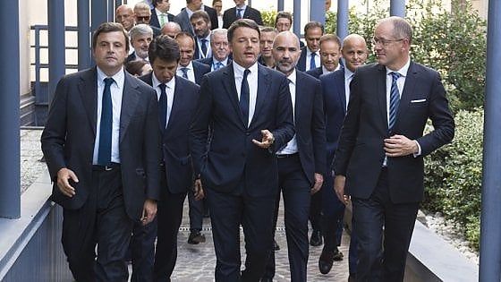 Renzi: "Assumeremo 10mila persone tra poliziotti, infermieri e dottori"
