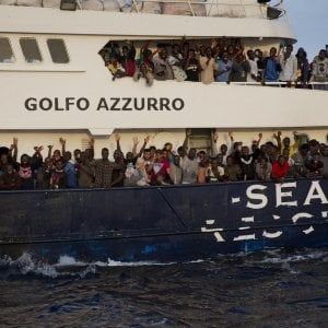Braccio di ferro Italia-Malta, nave ong dichiara un'avaria ed entra nel porto di Pozzallo