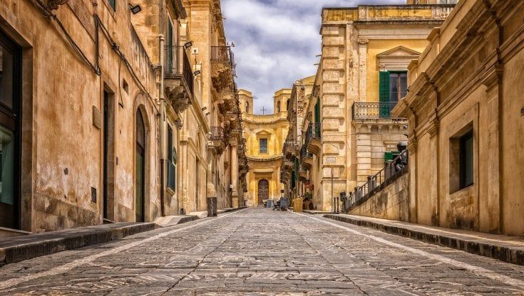 Gli italiani in lockdown non prendono multe: entrate dei Comuni giù. Bus vuoti. Bene Imu e cimiteri