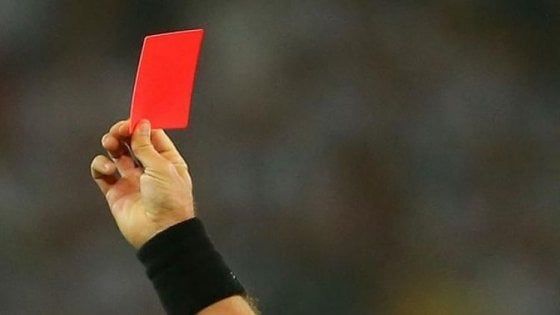 Serie D, espulsione record: giocatore del Gela sotto la doccia dopo 3 secondi