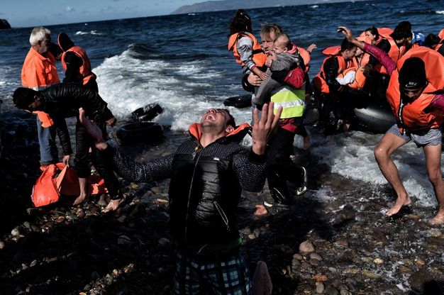 Grecia, nuova strage di migranti. Le immagini del naufragio a Lesbo