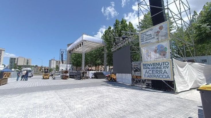 Acerra in festa accoglie papa Leone: “Non lasciarci soli”