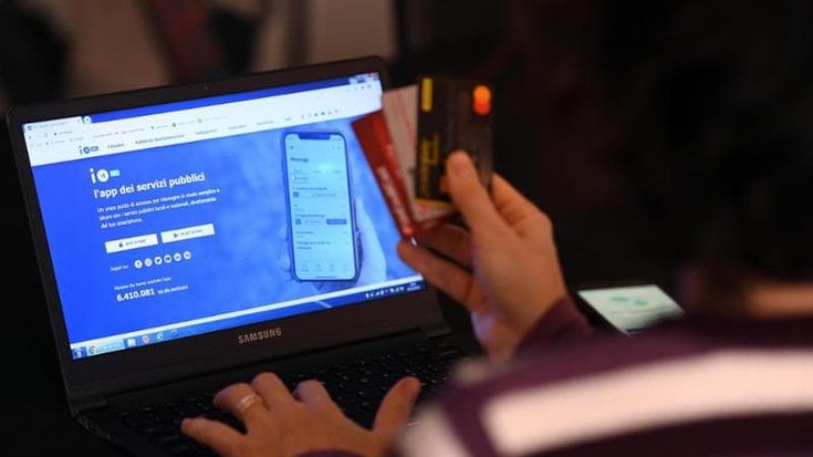C'è il Fisco sullo smartphone: le novità sull’app IO da sapere per non avere brutte sorprese