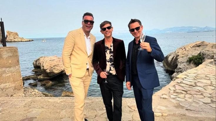 Brindisi per i Muse alla Tonnara di Scopello, si è sposato l’ingegnere della band
