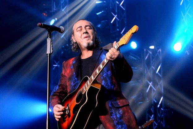 <span dir="ltr" id=":29o">Bologna: Jovanotti, Bersani, Elisa, Alice <br />quanti big per i 30 anni di Luca Carboni</span>