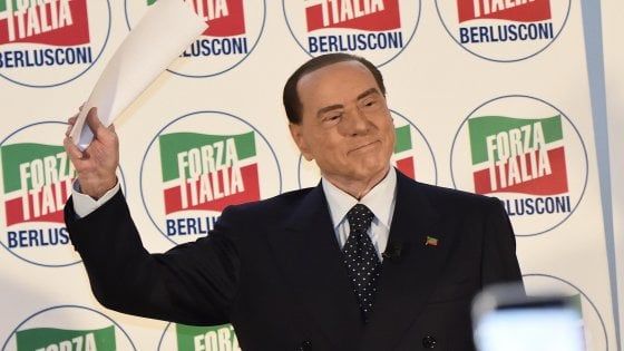 Molestie, Berlusconi: "Catherine Deneuve ha detto cose sante"
