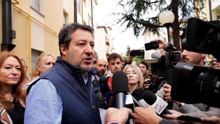 Salvini equilibrista, smarcamento soft da Trump: “Bene apprezzi mia intervista, ma è di febbraio”