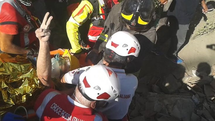 Dalla bimba salvata alla Pietà di Amatrice: le immagini simbolo del terremoto