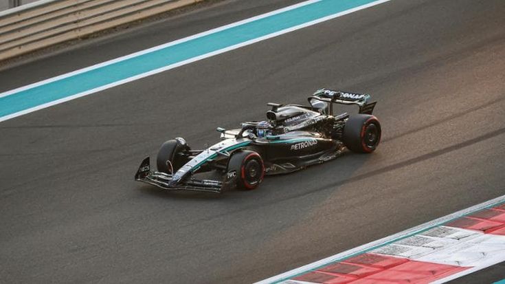 Mercedes e Red Bull festeggiano: nel 2026 potranno correre con i supermotori