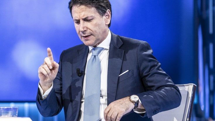 Battaglia sul reddito di cittadinanza. FdI: "Da abolire". M5S: "Va rafforzato"