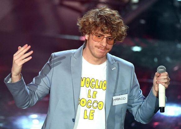 Sanremo 2018, Lo Stato Sociale sul palco con nomi di cinque operai Fiat