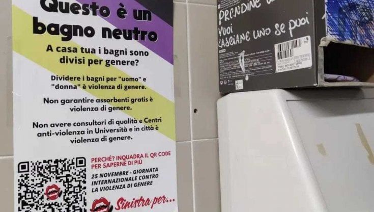 "Vogliamo bagni neutri": all'università di Pisa toilette tappezzate di manifesti