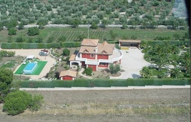 Confiscata la villa allo spacciatore<br />finto povero con piscina