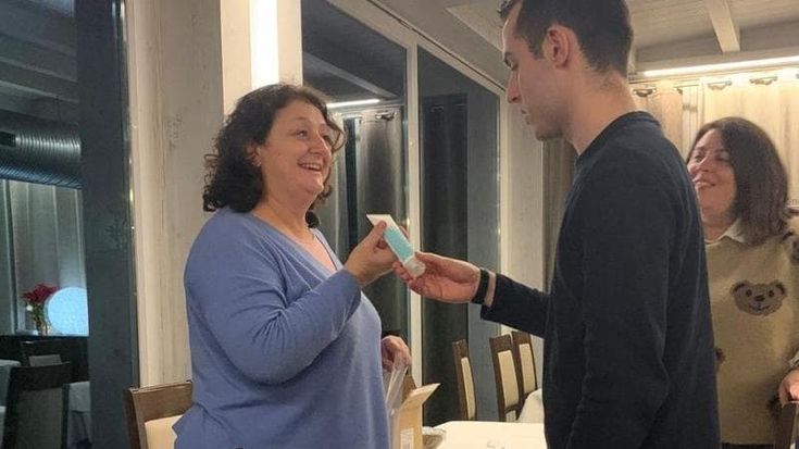 Bergamo, l’appello di una mamma: “Mio figlio autistico rimasto senza educatori, la Regione ci aiuti”